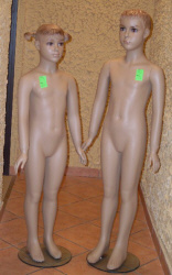 équipement pour magasin mannequins cintres stands accessoires Pologne